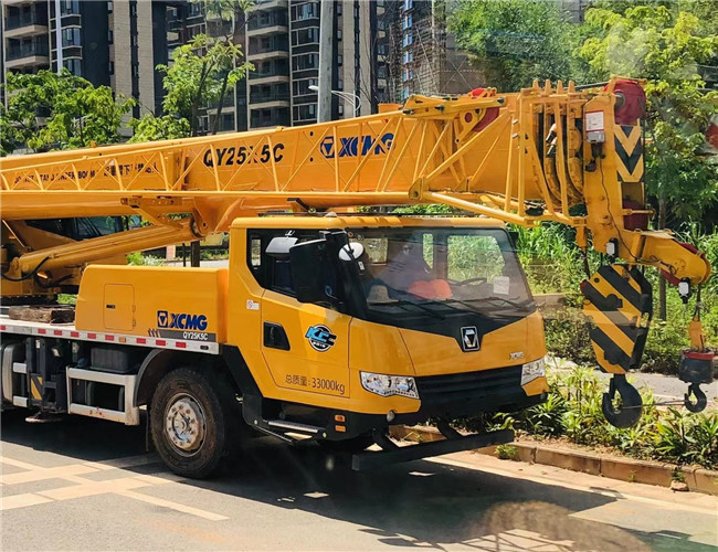 新建区大件设备吊装租赁吊车